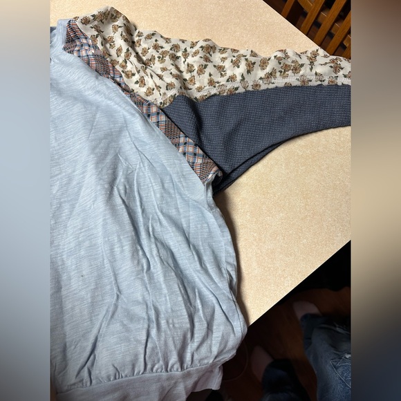 Umgee Sky Mix Floral Plaid Dolman Sleeve Knit Blouse - Picture 7 of 9